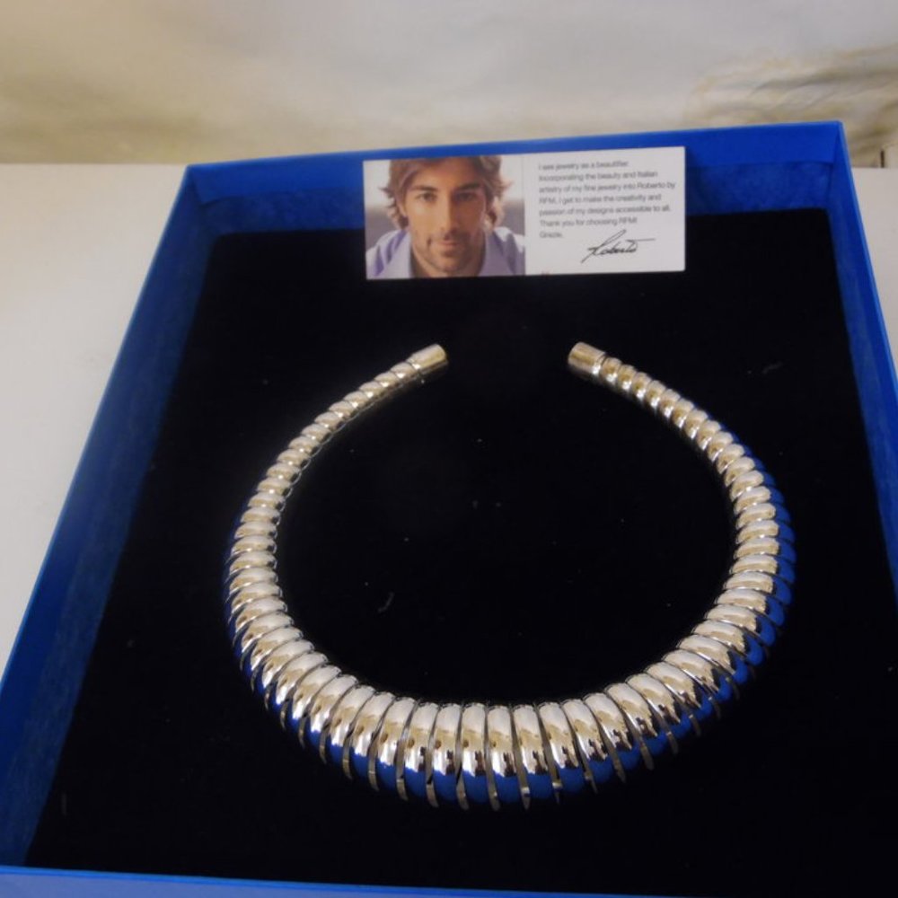 Roberto by RFM Ribbed Graduated Collar Necklace - Picture 5 of 5